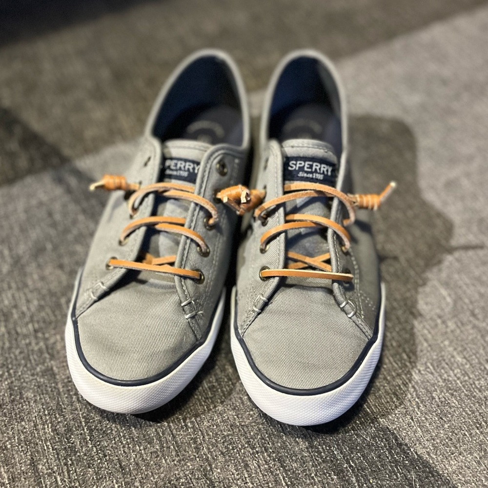 EUC Gray Sperry’s
